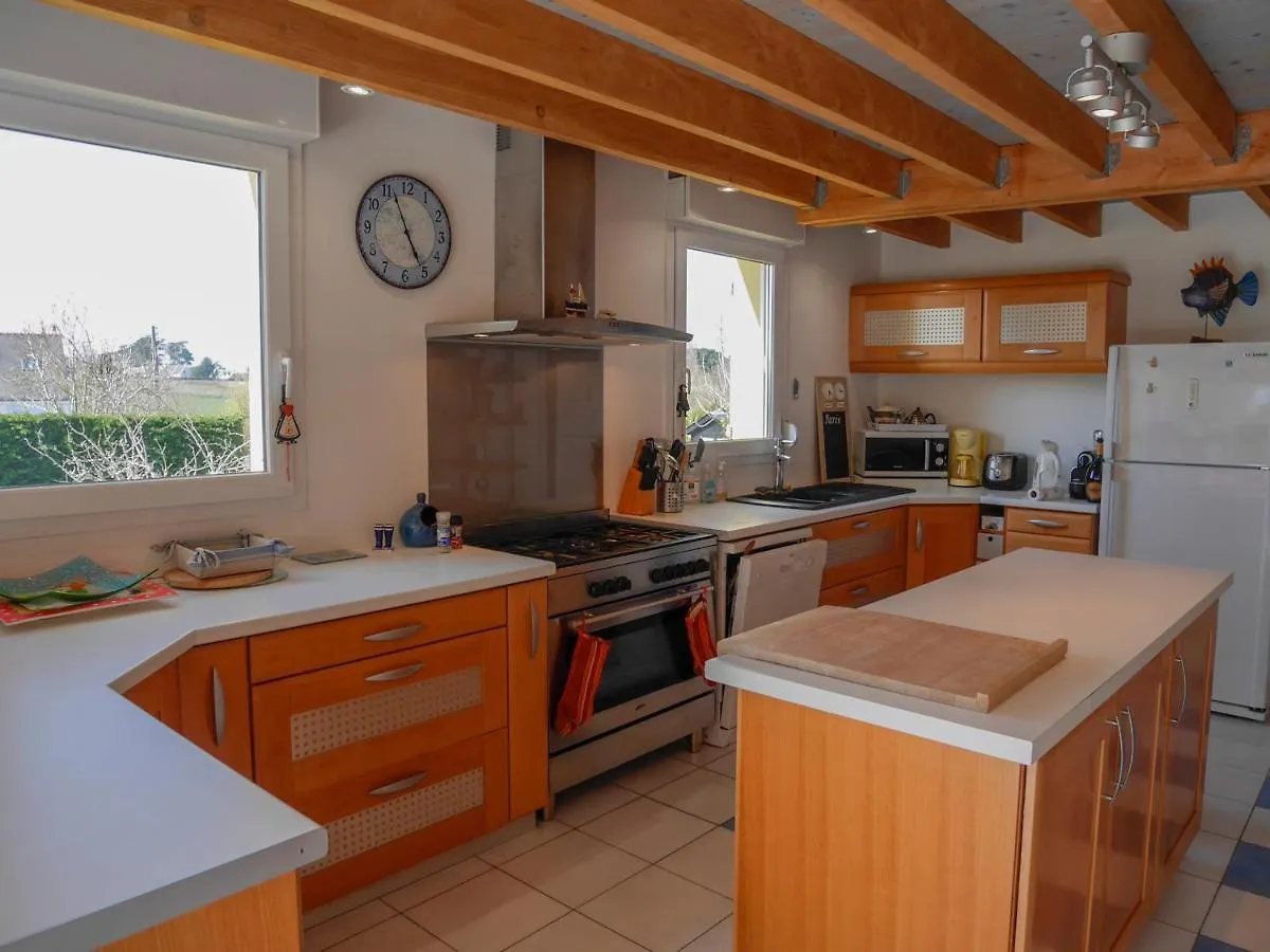 Maison Spacieuse Au Calme, Proche Plage Et Commerces, Avec Jardin Et Terrasse Au Palais. - Fr-1-418-202 0*, Le Palais France